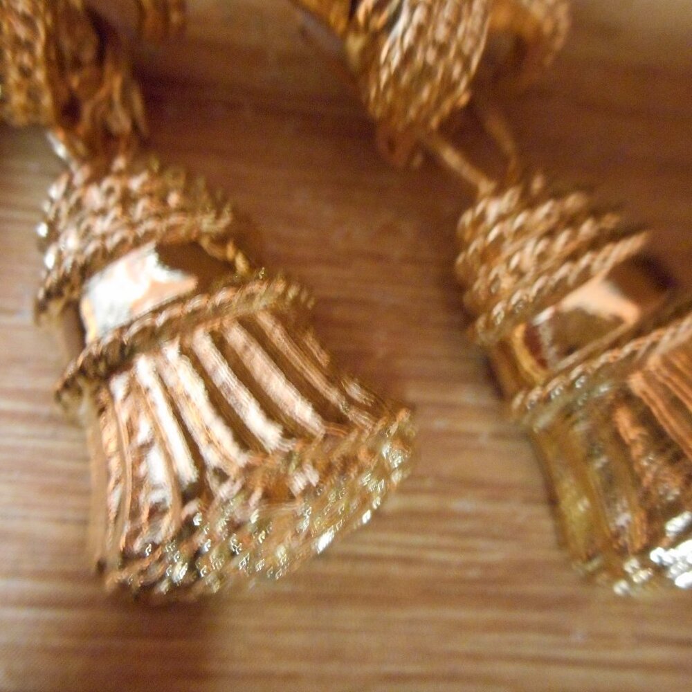 CLIP ON EARRINGS - HOT CROSS BUNS IN GOLD METAL - WITH DANGLE - Picture 3 of 8